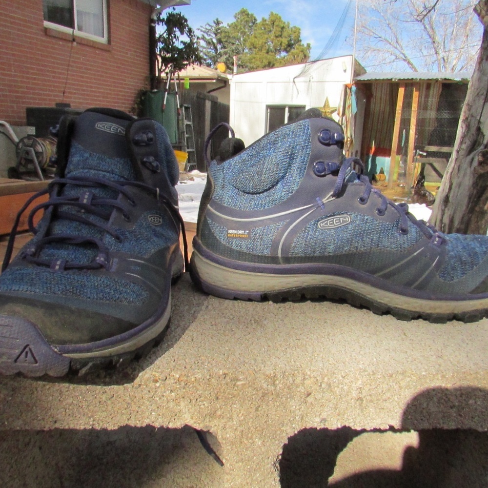 KEEN Women's Terradora Mid Waterproof hiking boots